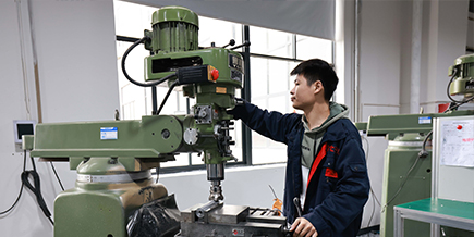 安全操作指南：华拓分享使用超声波焊接机的注意事项